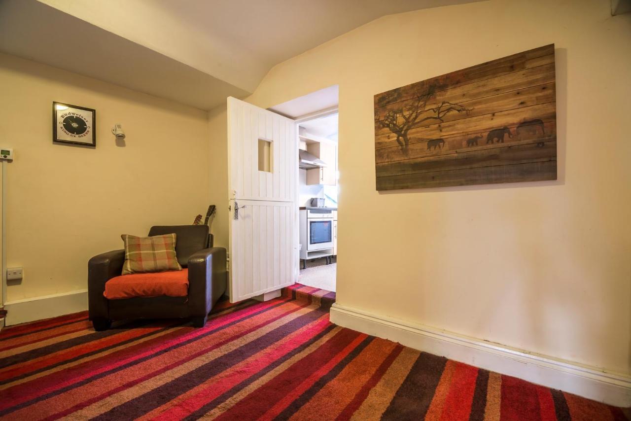 Manorbier Castle Inn Sunset Room Bagian luar foto