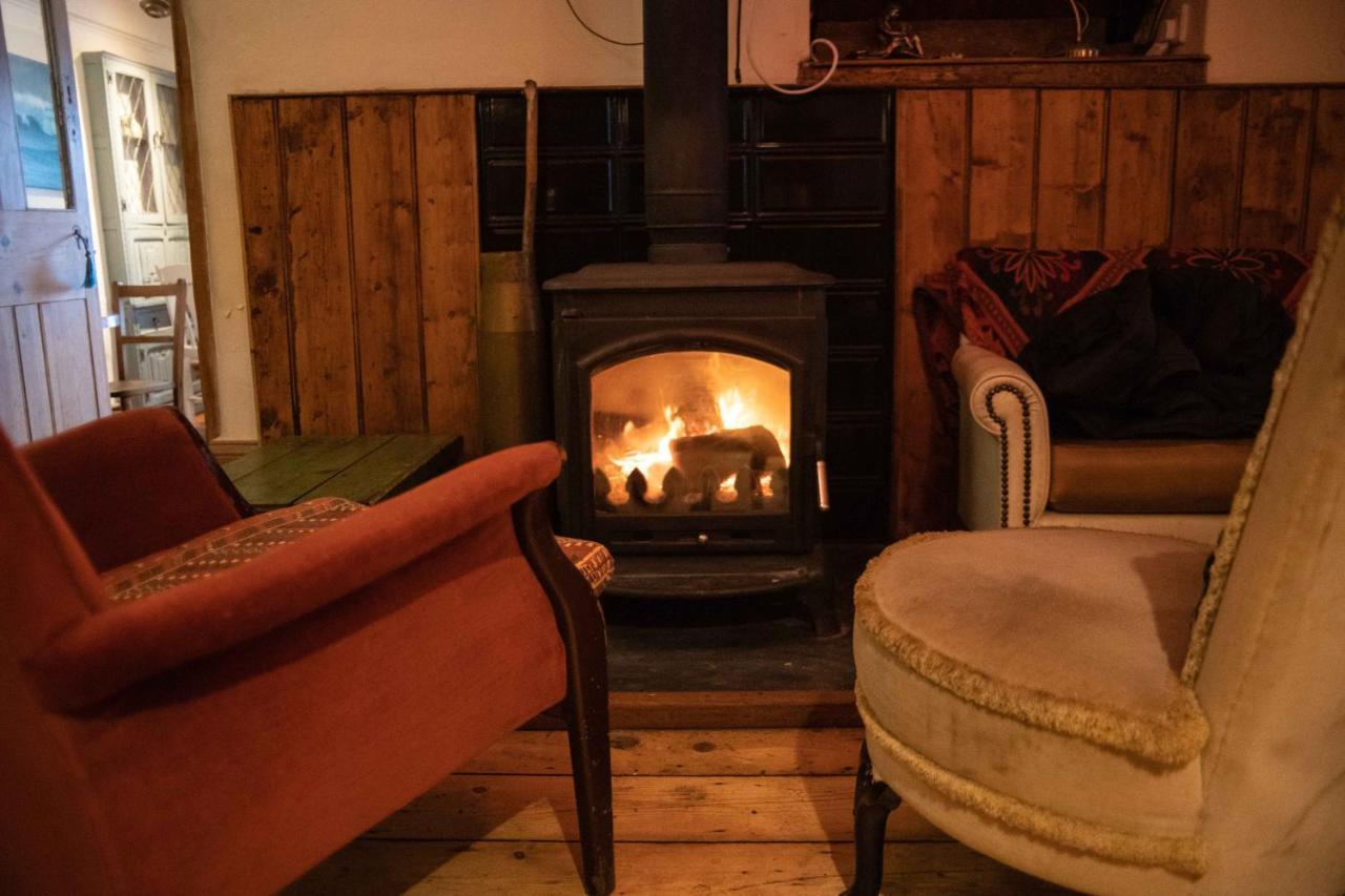 Manorbier Castle Inn Sunset Room Bagian luar foto
