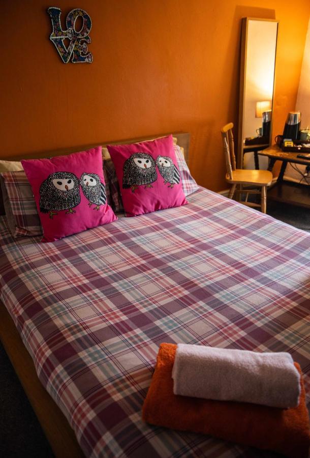 Manorbier Castle Inn Sunset Room Bagian luar foto